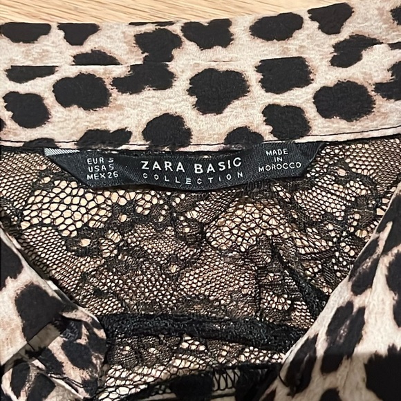 Zara leopard print buttoned shirt with lace detail on shoulders. XS. Like new. - Picture 2 of 4